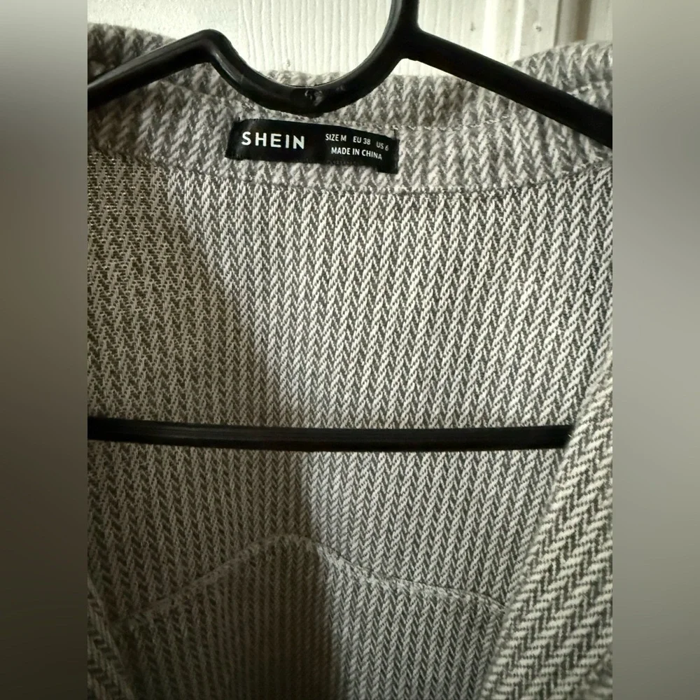 Gray Ribbed Button-Up Shacket Jacket - Picture 3 of 5